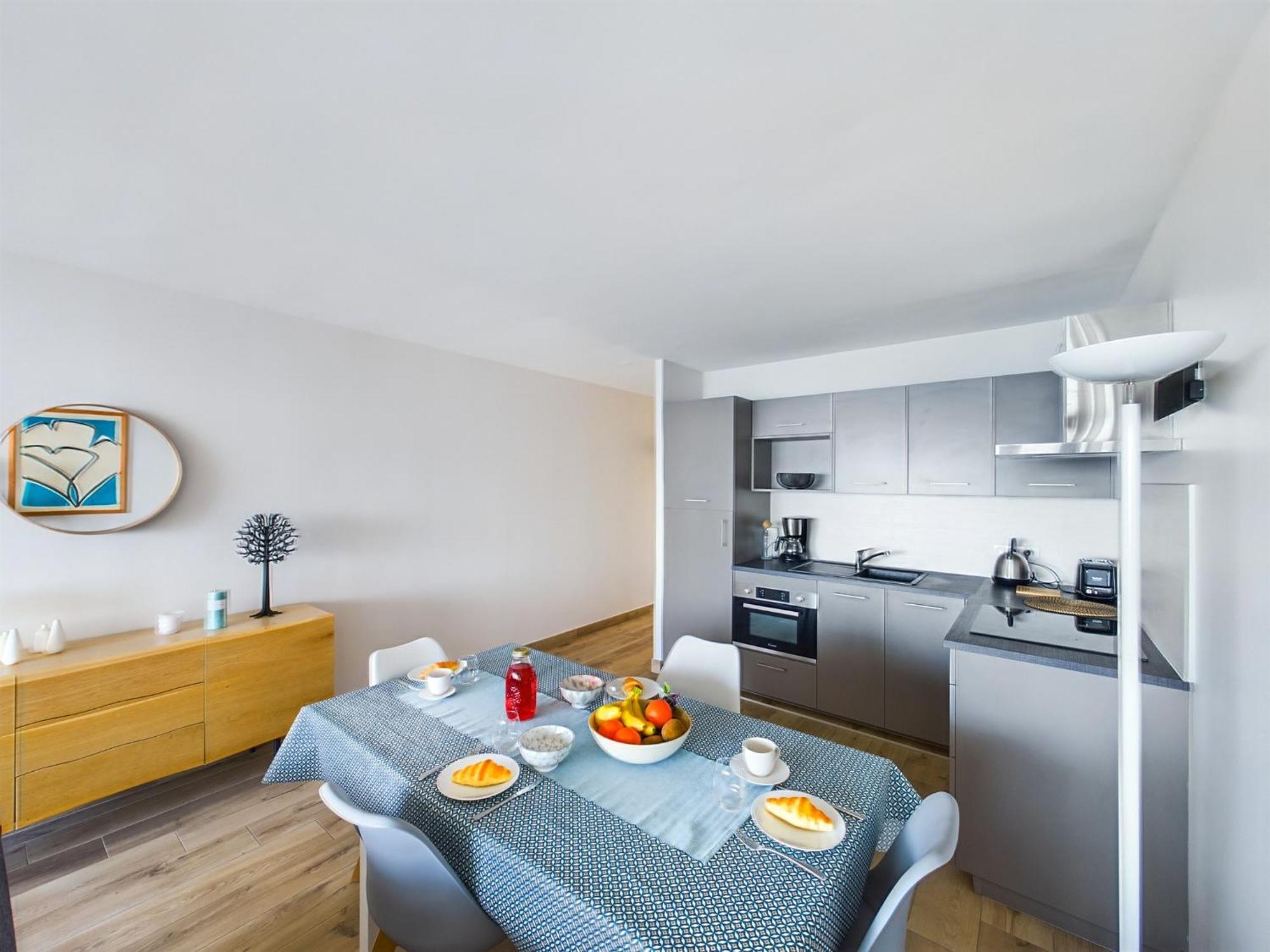 -paolo- Beau T2 Avec Vue Et Parking Appartement